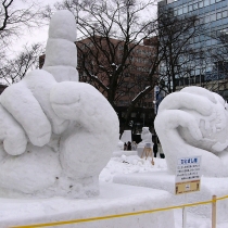 statue3