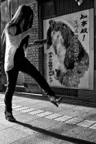 image fille-coup-de-pied-jpg