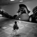 Tetsujin 28 en visite à Shinsekai pour protéger les jolies jambes